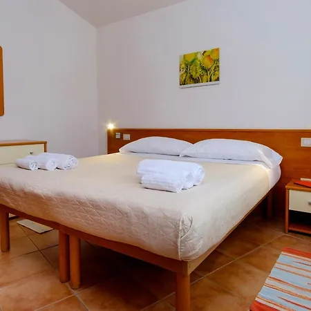 Residence Appartamenti Caffarena Àrbatax Esterno foto