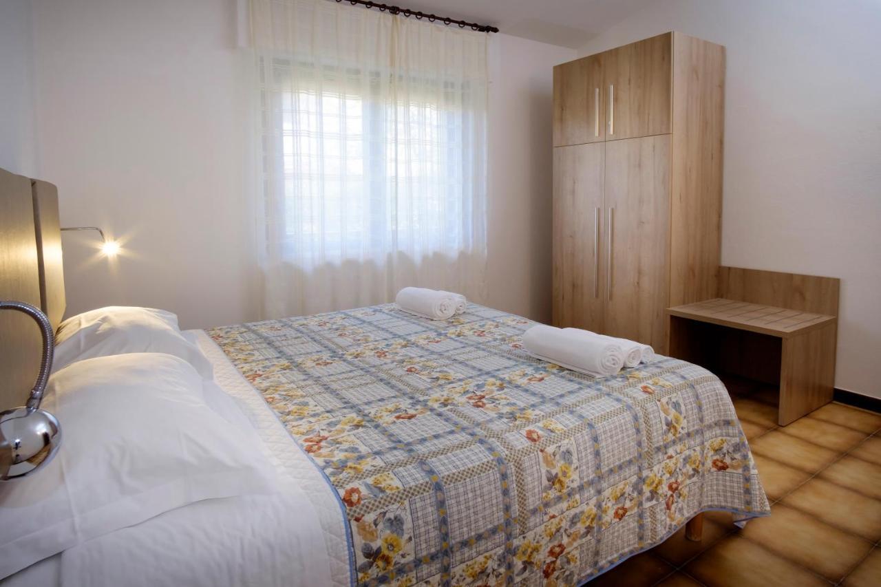 Aparthotel Caffarena Àrbatax